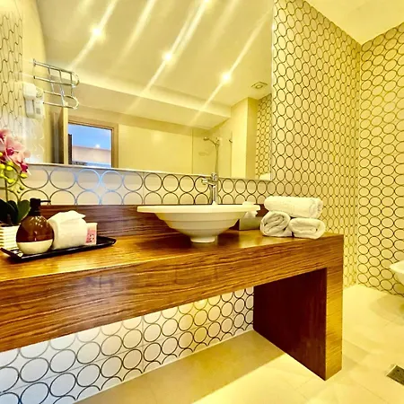 Presidential Luxury With Amazing View - Yamaluxe Apartment Bucharest